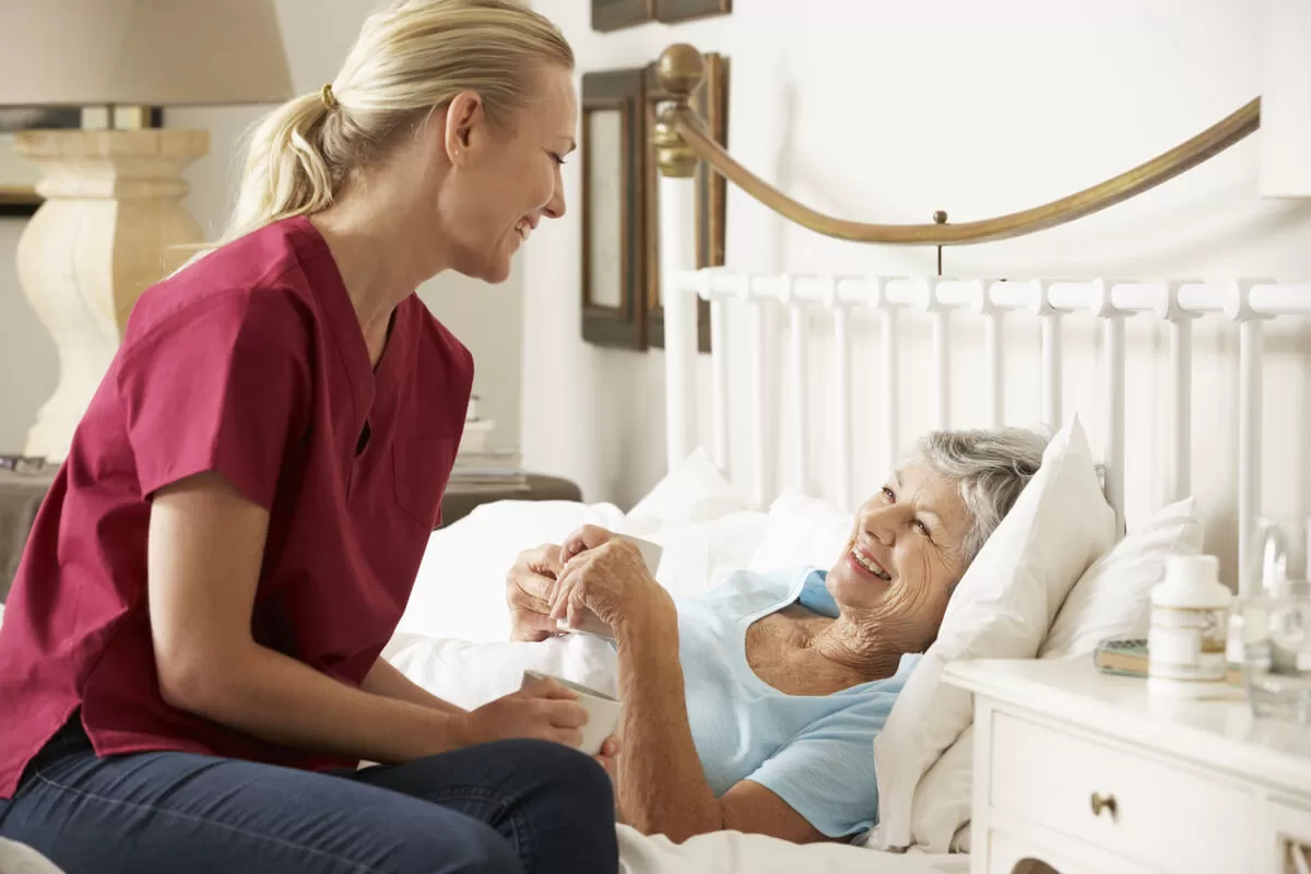 Nursingul pacientului imobilizat la pat: sfaturi esențiale pentru a asigura un confort ridicat și cel mai bun tratament medical